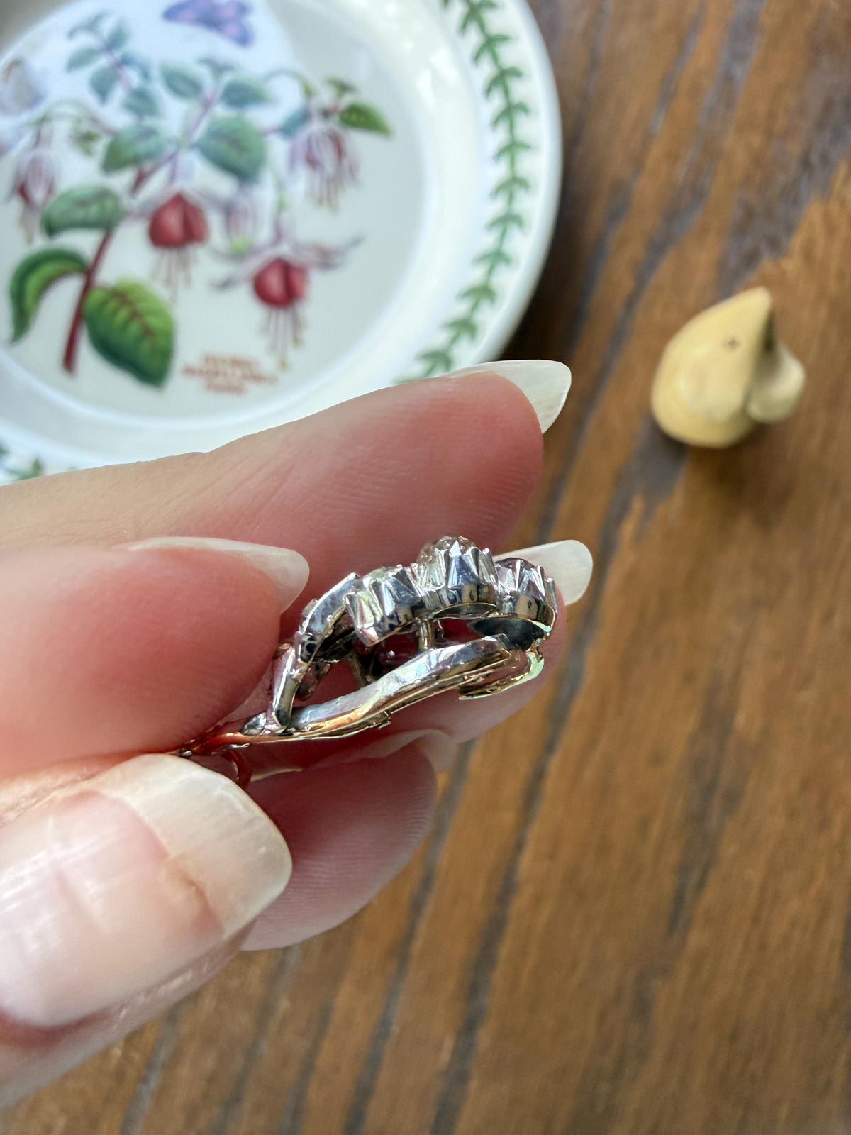Floral Antique 1.75 Carats Chunky Natural Old Mine Cut DIAMOND 18k Gold Silver French Cluster Pendant Leaf Giardinetti Peruzzi Elongated
