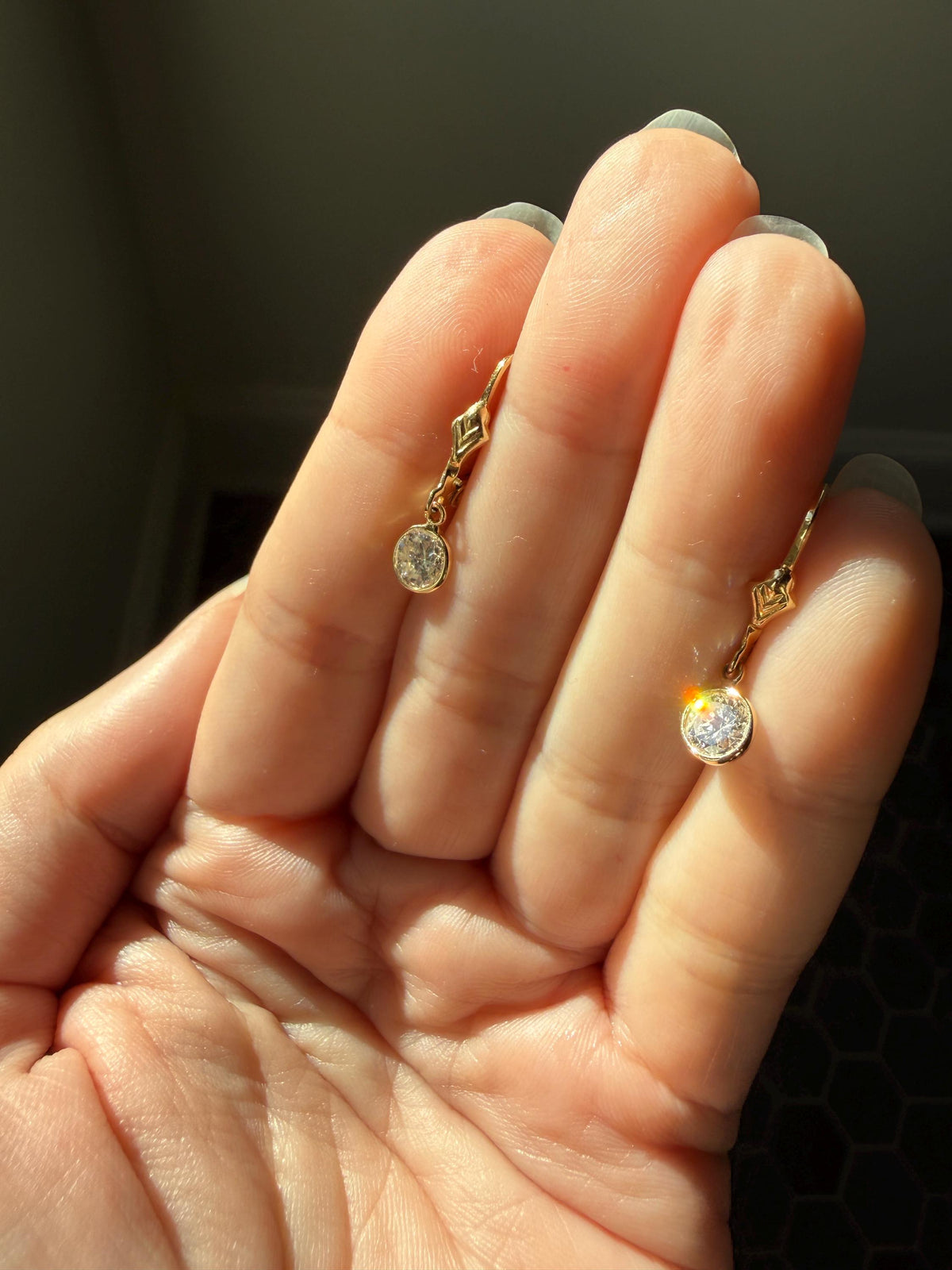Vintage Dangle Earrings One Carat Tdw Natural Brilliant Cut DIAMOND 14k Gold Bezel Set Arrow Sparklers 1Ctw