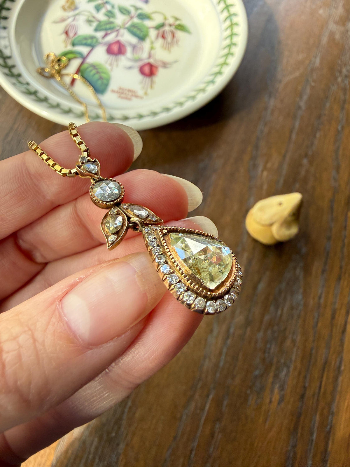 PEAR Triangular Antique XL Natural Old Dutch Rose Cut DIAMOND 3.5 Carat Chubby Pendant 14k Gold Xx Carat Retro Vintage 18k Venetian Chain