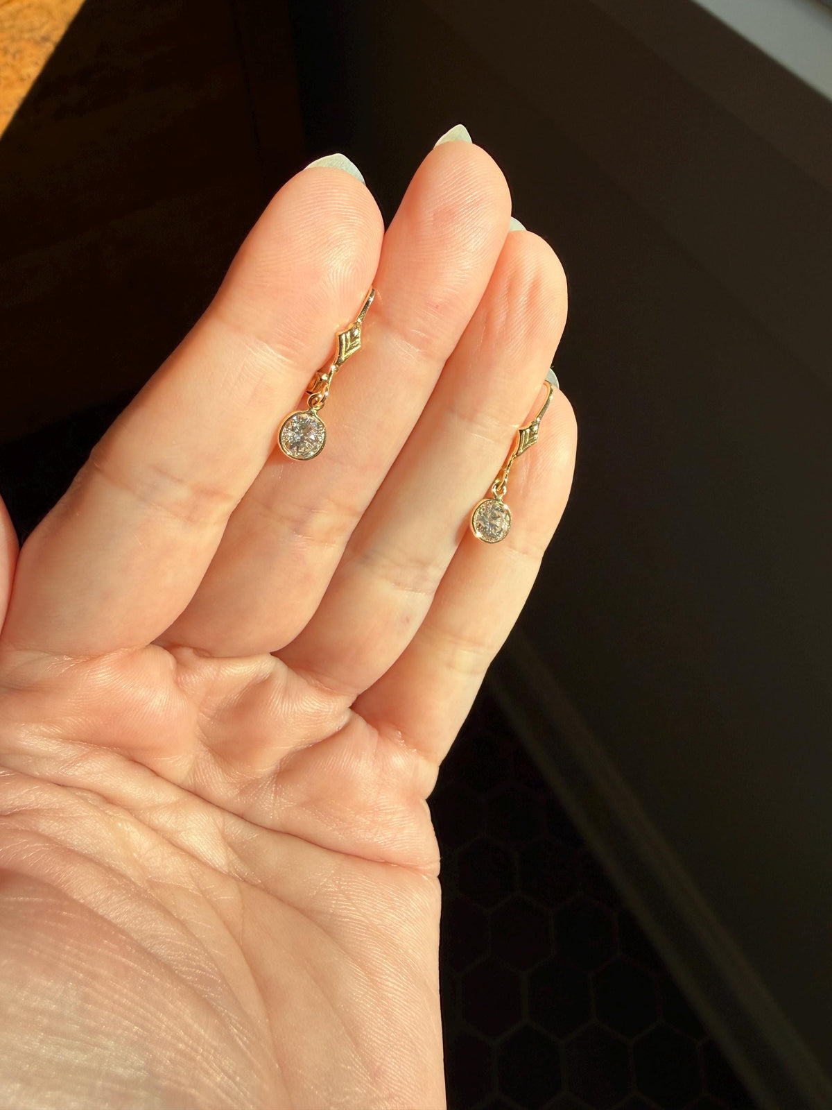 Vintage Dangle Earrings One Carat Tdw Natural Brilliant Cut DIAMOND 14k Gold Bezel Set Arrow Sparklers 1Ctw