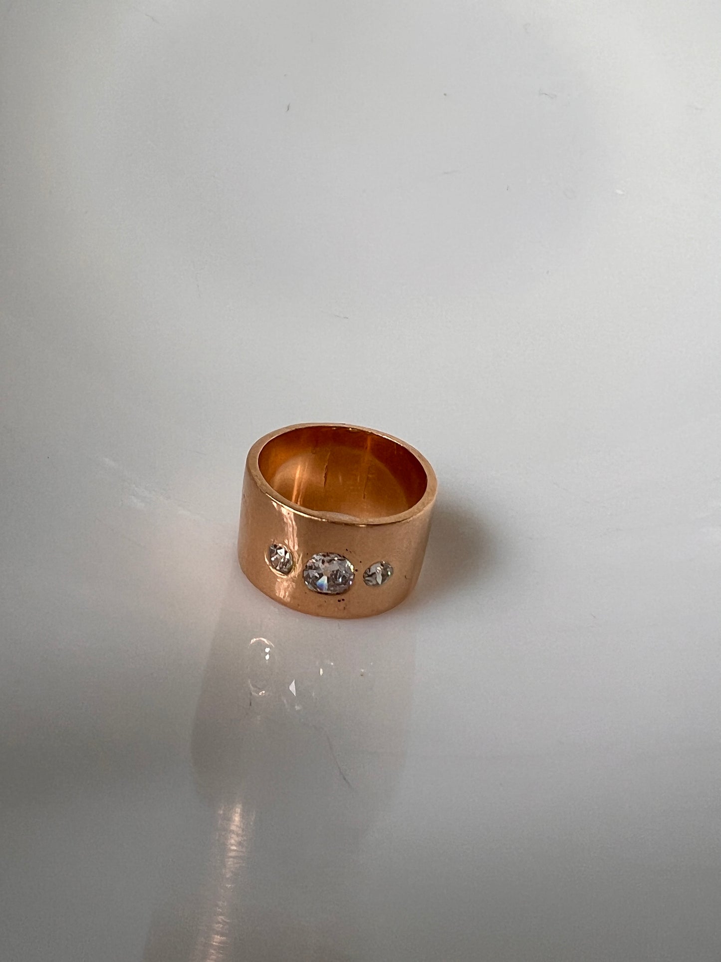 HEAVY 14.4g Antique .8 Carat Old Mine Cut DIAMOND Three Stone Ring 18k Gold 12mm Wide Band