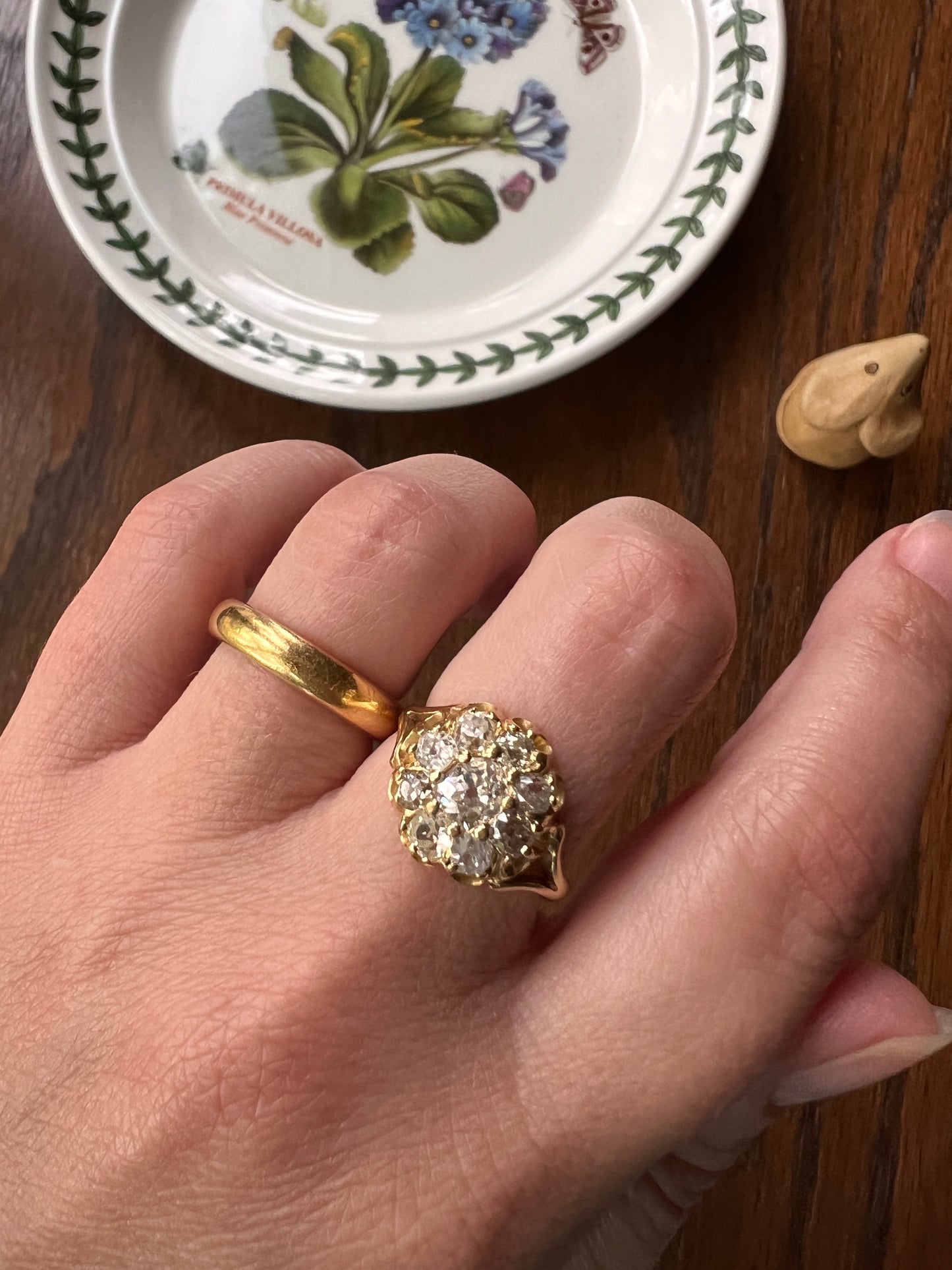 ANTIQUE 1.25 Carat 9 Old Mine Cut DIAMOND Cluster Ring 4.3g 18k Gold Romantic Gift Stacker Band OMC Victorian