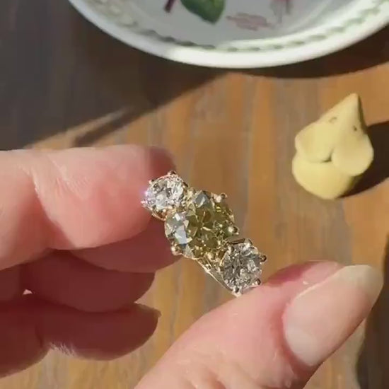 CHAMPAGNE Fancy Light BROWN Cognac Three Stone 3.3 Carats Old Mine Cut DIAMOND Ring 18k Yellow White Gold Vintage Art Deco Tall Stacker Band