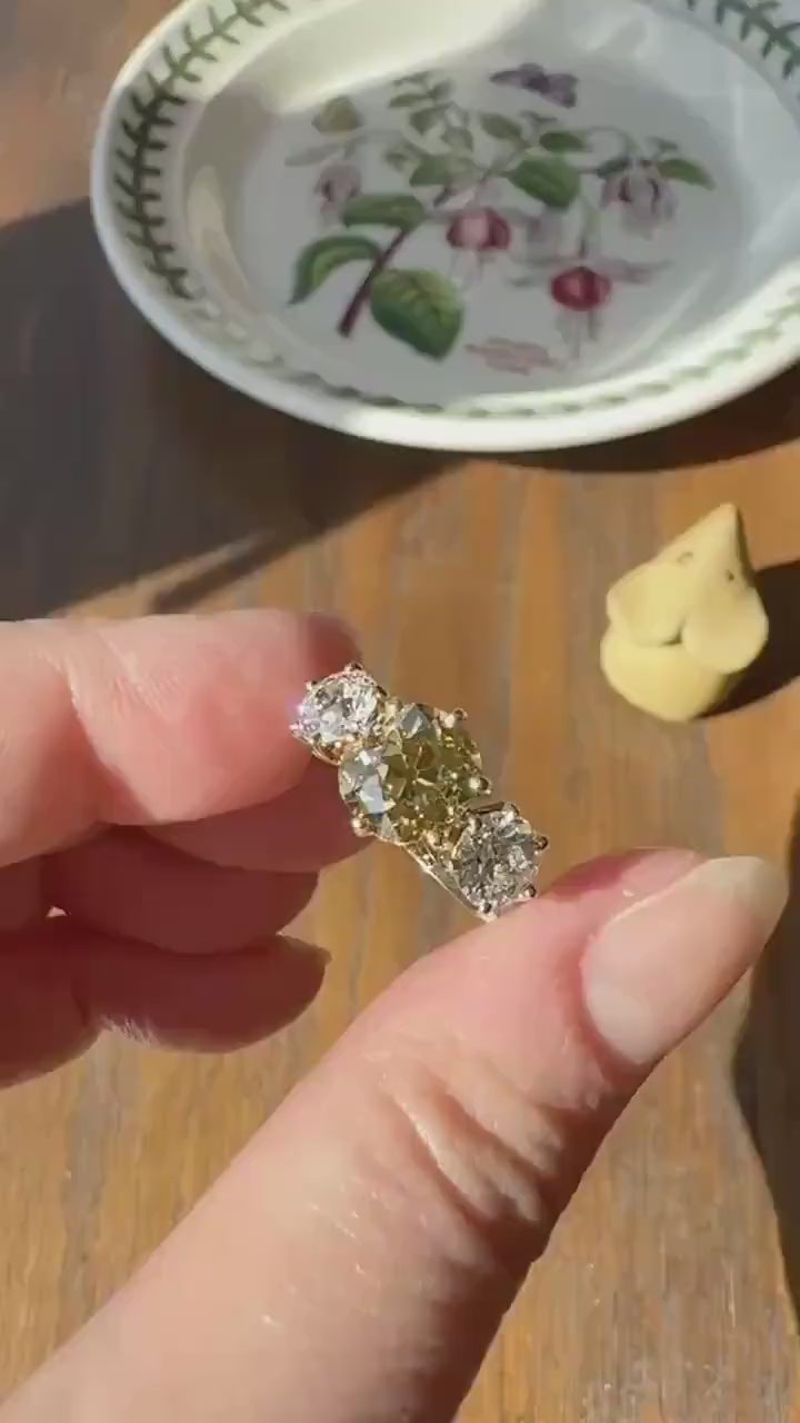 CHAMPAGNE Fancy Light BROWN Cognac Three Stone 3.3 Carats Old Mine Cut DIAMOND Ring 18k Yellow White Gold Vintage Art Deco Tall Stacker Band