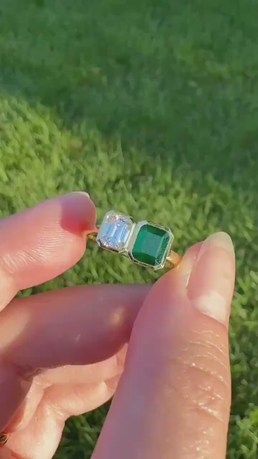 Vintage Emerald Cut Diamond Natural Green Emerald Toi et Moi Ring French 18k Gold Bezel Set Geometric Stacker Ring Unique Engagement