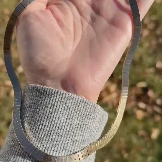 HEAVY Vintage c1963 Flat Omega CHAIN Necklace REVERSIBLE 33g 9k Gold Solid Shimmer Flat or Faceted Texture Glowing Linear Link Panels Retro