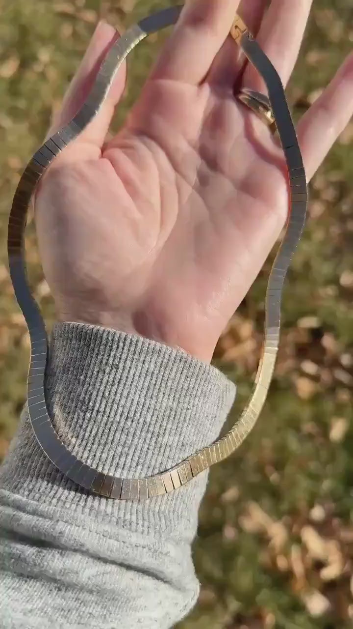 HEAVY Vintage c1963 Flat Omega CHAIN Necklace REVERSIBLE 33g 9k Gold Solid Shimmer Flat or Faceted Texture Glowing Linear Link Panels Retro