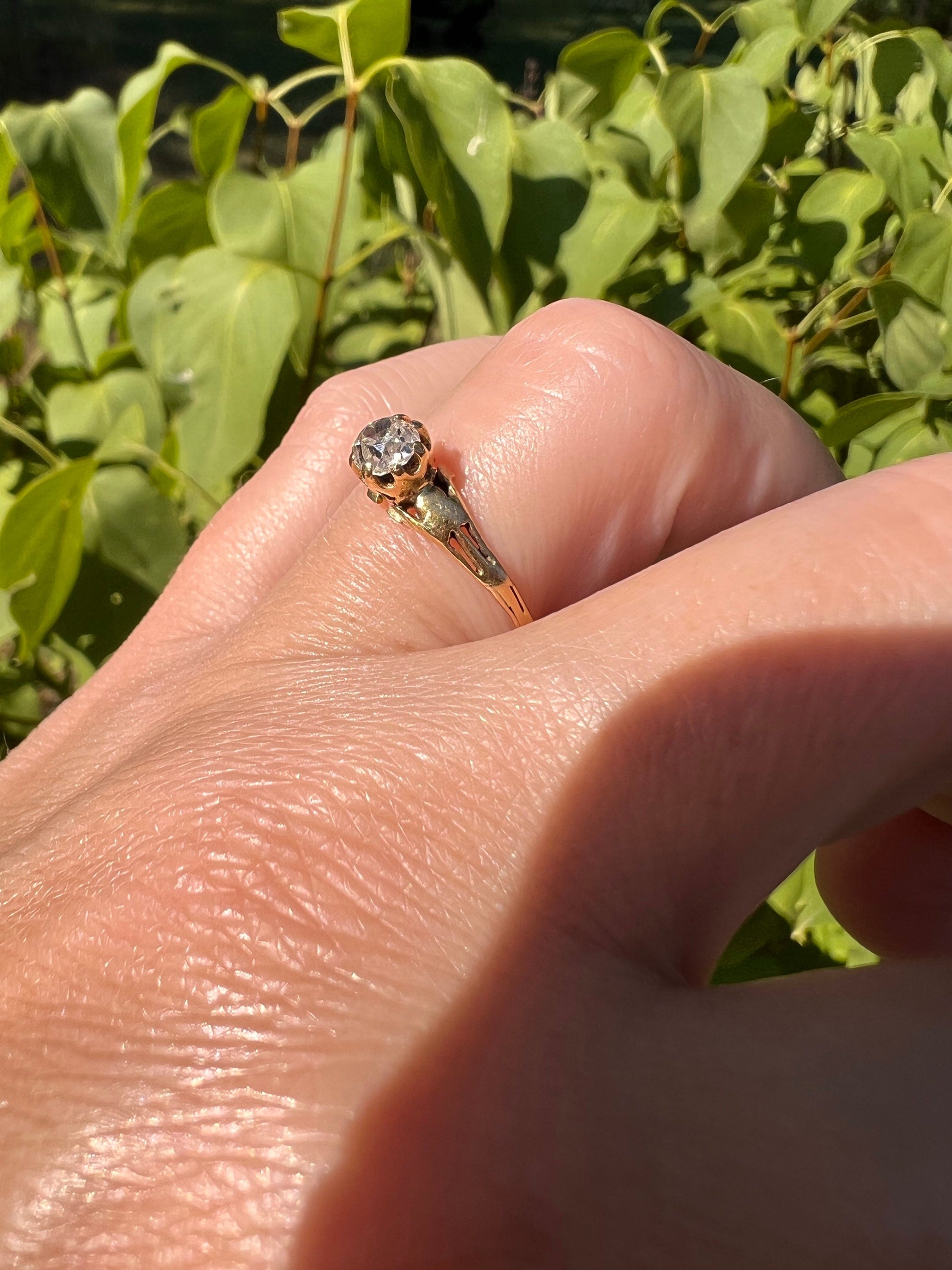 French VICTORIAN 18k Gold Ring .25ct Old MiNE Cut DIAMOND Ring Ornate Engagement Solitaire Leaf Shoulder Antique Stacker Romantic Gift 1/4ct