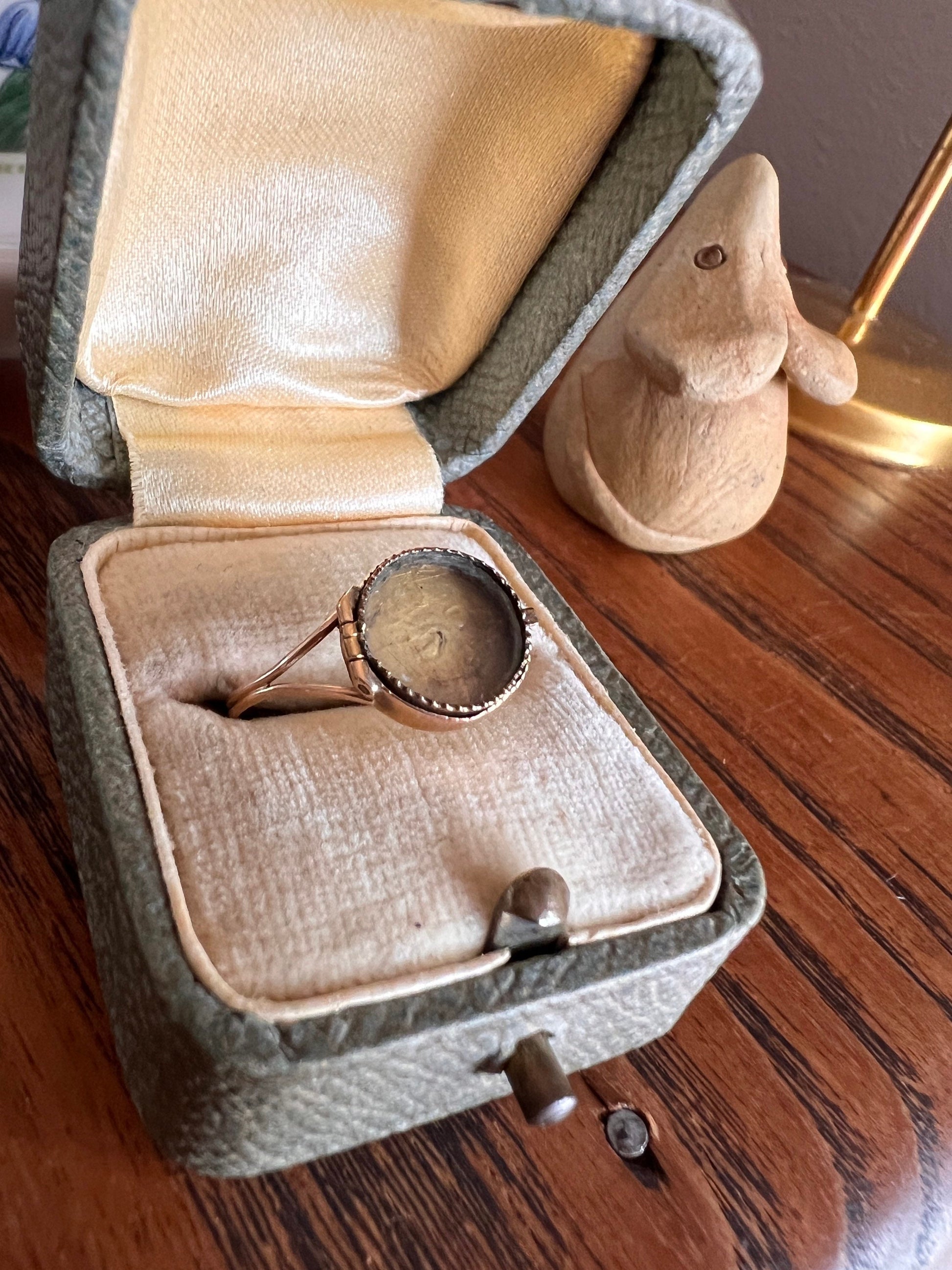 LOCKET Ring c1875 OPENING Shaker Gem Holder Romantic Victorian Antique 18k Gold Round Stacker Love Gift Rare Unique Glass Panel Circle