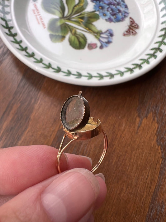 LOCKET Ring c1875 OPENING Shaker Gem Holder Romantic Victorian Antique 18k Gold Round Stacker Love Gift Rare Unique Glass Panel Circle