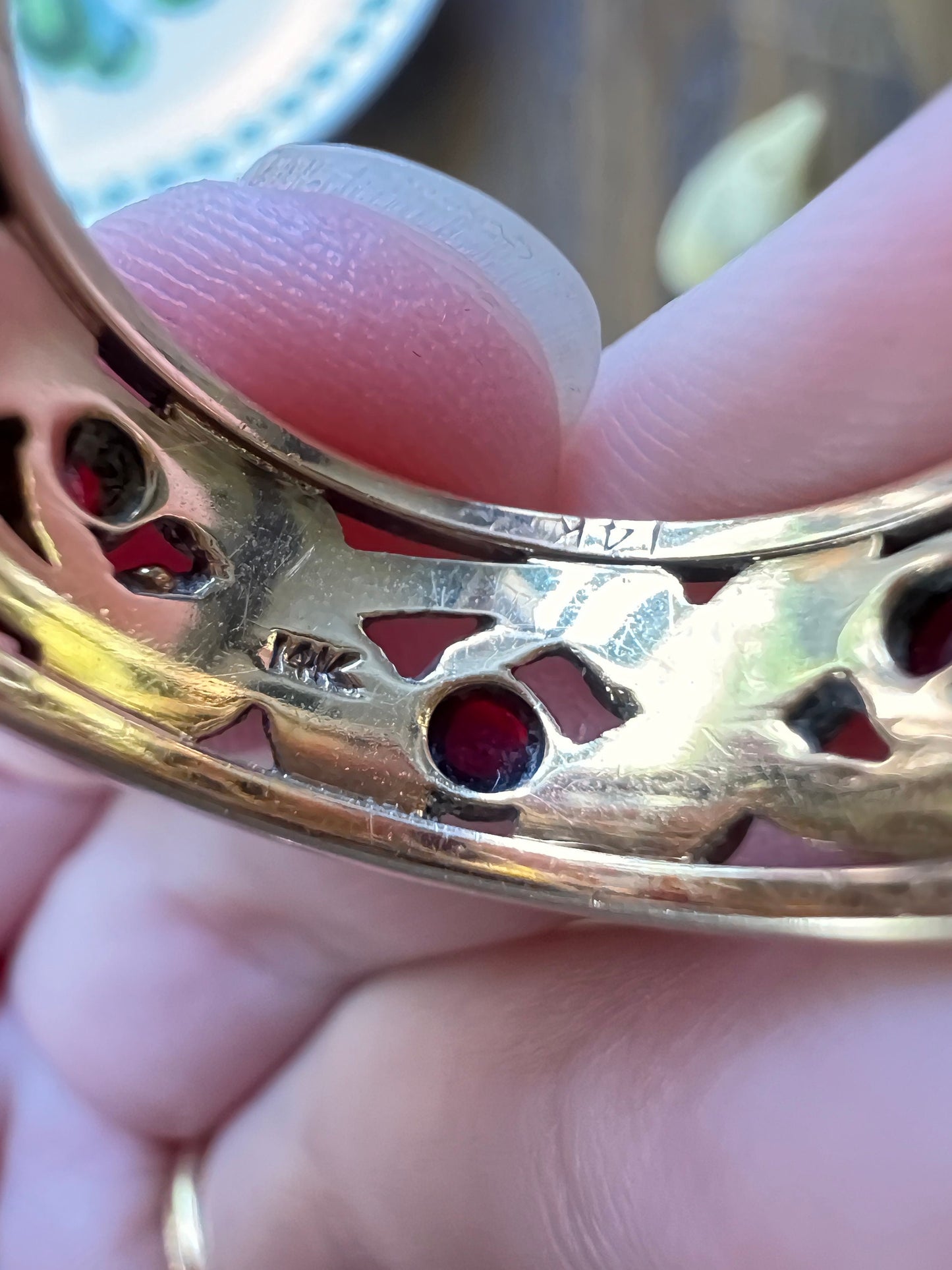 GARNET Figural LEAF Wide Stacker ETERNITY Band Ring Rosy 4.95g 14k Gold Red Cigar Pipe Cut Chunky Romantic Gift Floral Ringstack
