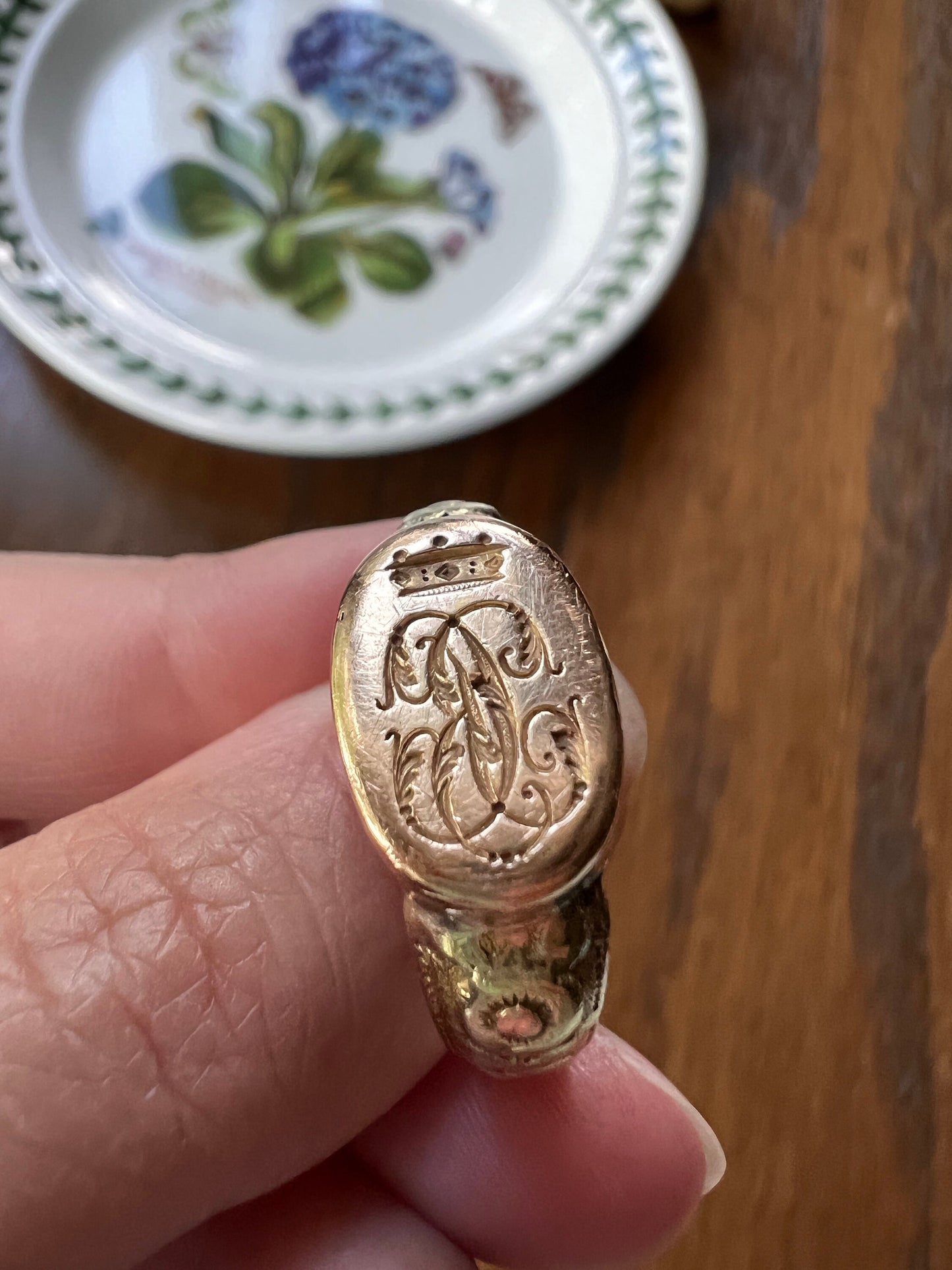 FLORAL Chunky Rose & Green Gold CROWN French Nobility Antique SIGNET Ring 9k Gold Horizontal Monogram Initials Gift Statement Unisex Man