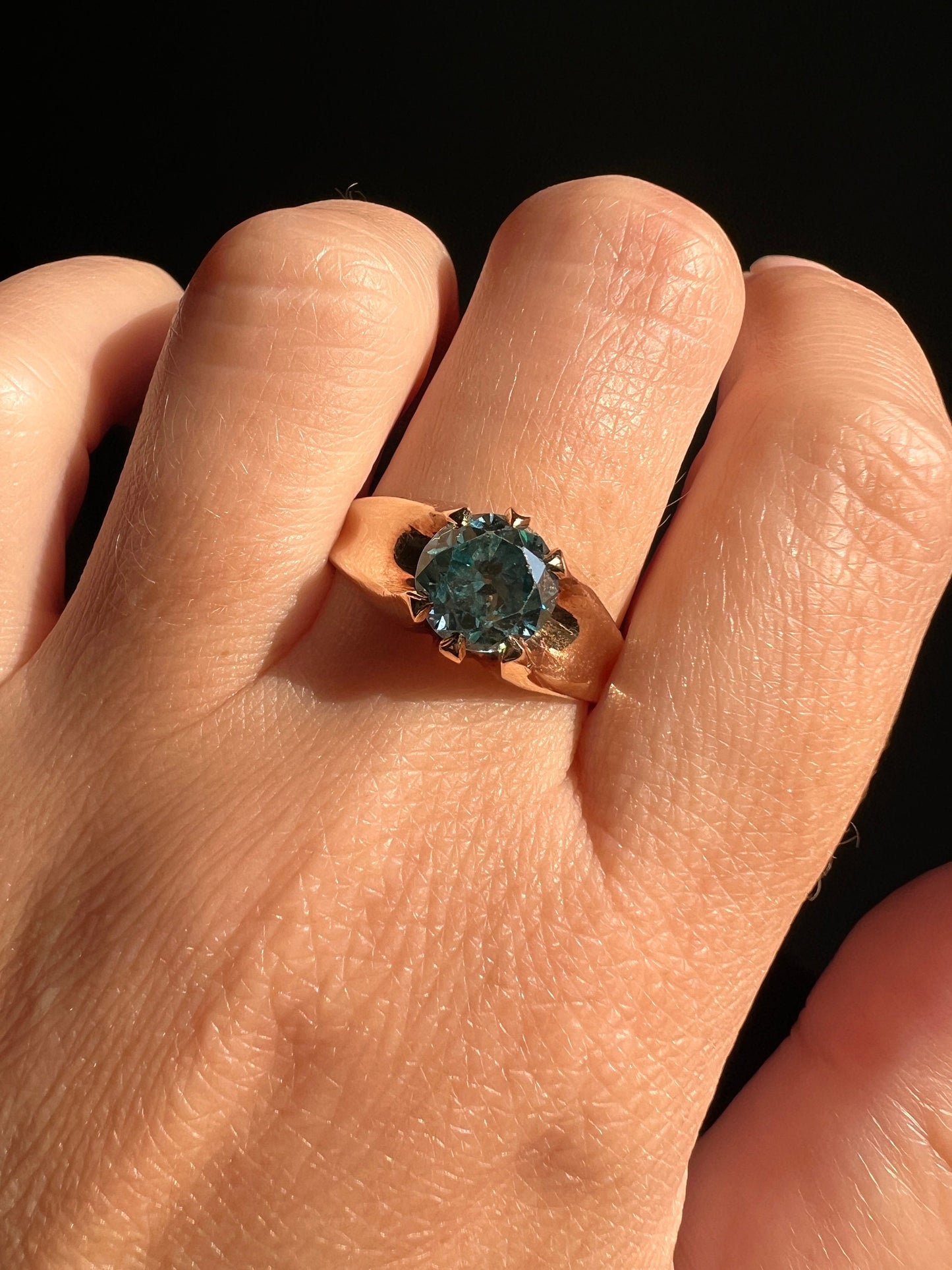 Vintage 1 Carat Natural Old Cut BLUE ZIRCON Wide Stacker Gypsy BAND Ring Rosy 10k Gold Chunky Romantic Gift Glowing Fire Unisex Ringstack