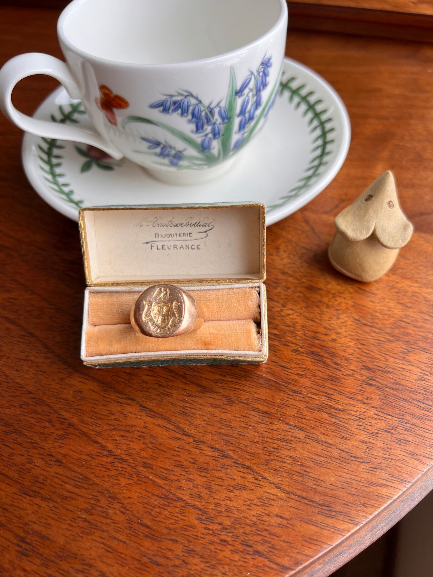 The " I DON'T CARE " Signet Ring French Antique HEAVY 19g 18k Gold Solid Shield Eagle Lion Fleur De Lis Chunky Unisex Man Have Not Lack Not