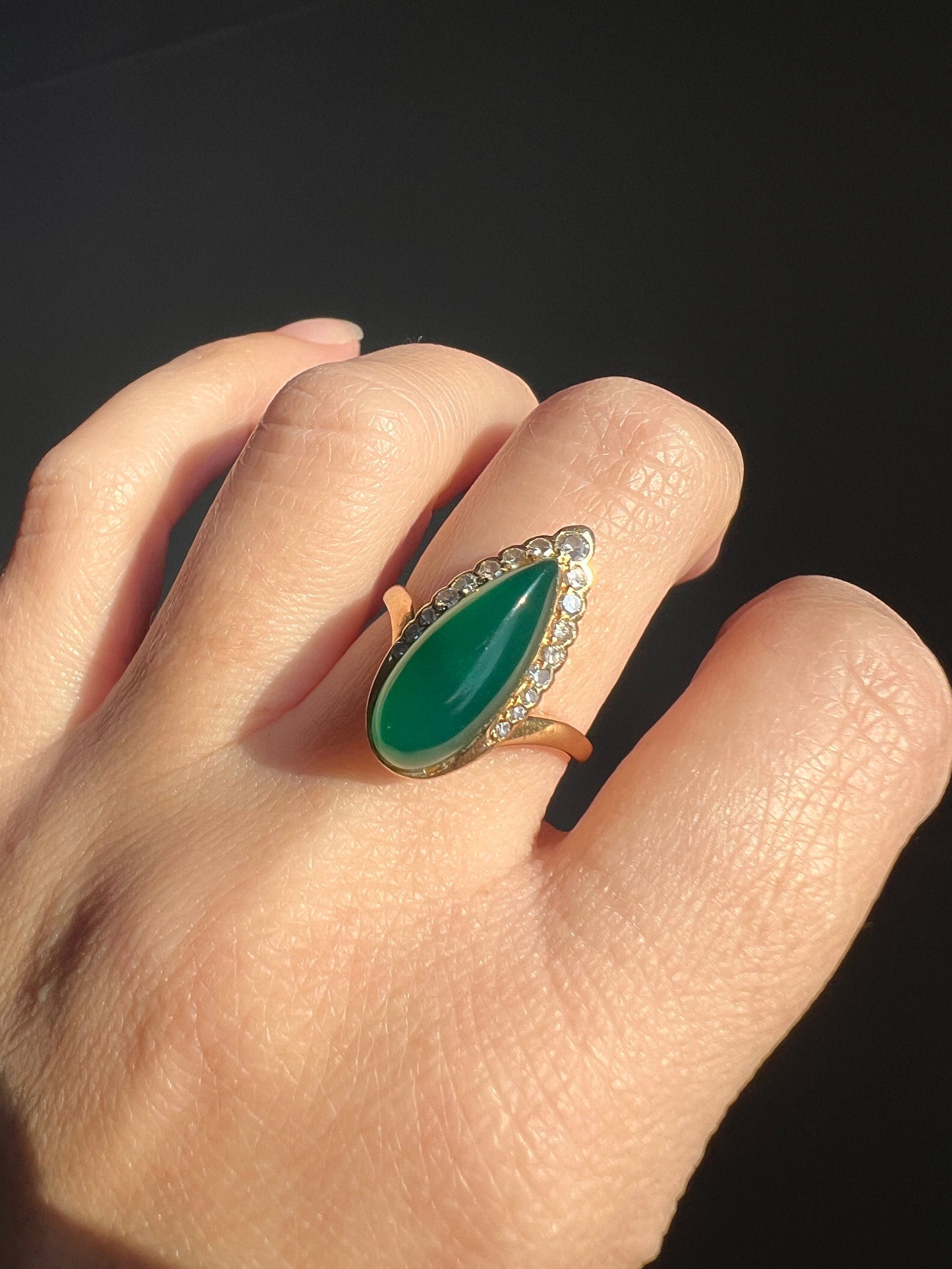 CHRYSOPRASE French Vintage 18k Gold Sugarloaf Teardrop Pear Single Cut Diamond Chevron V Ring Cluster Stacker Romantic Gift Green Retro Tall