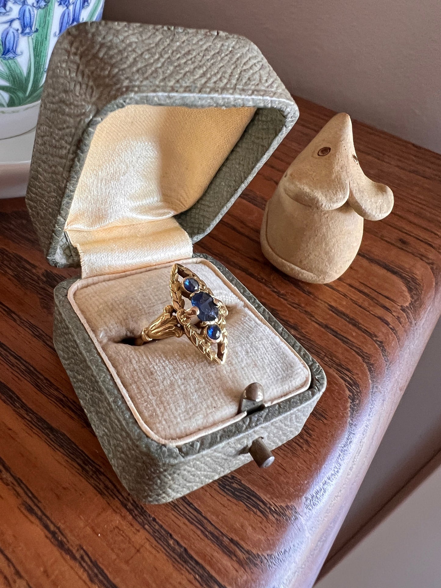 FLORAL Garland French Antique 18k Gold Ring Natural 3 SAPPHIRE FORGET Me NoT Laurel Leaf Halo Art Nouveau Gift Belle Epoque Tulip Shoulders