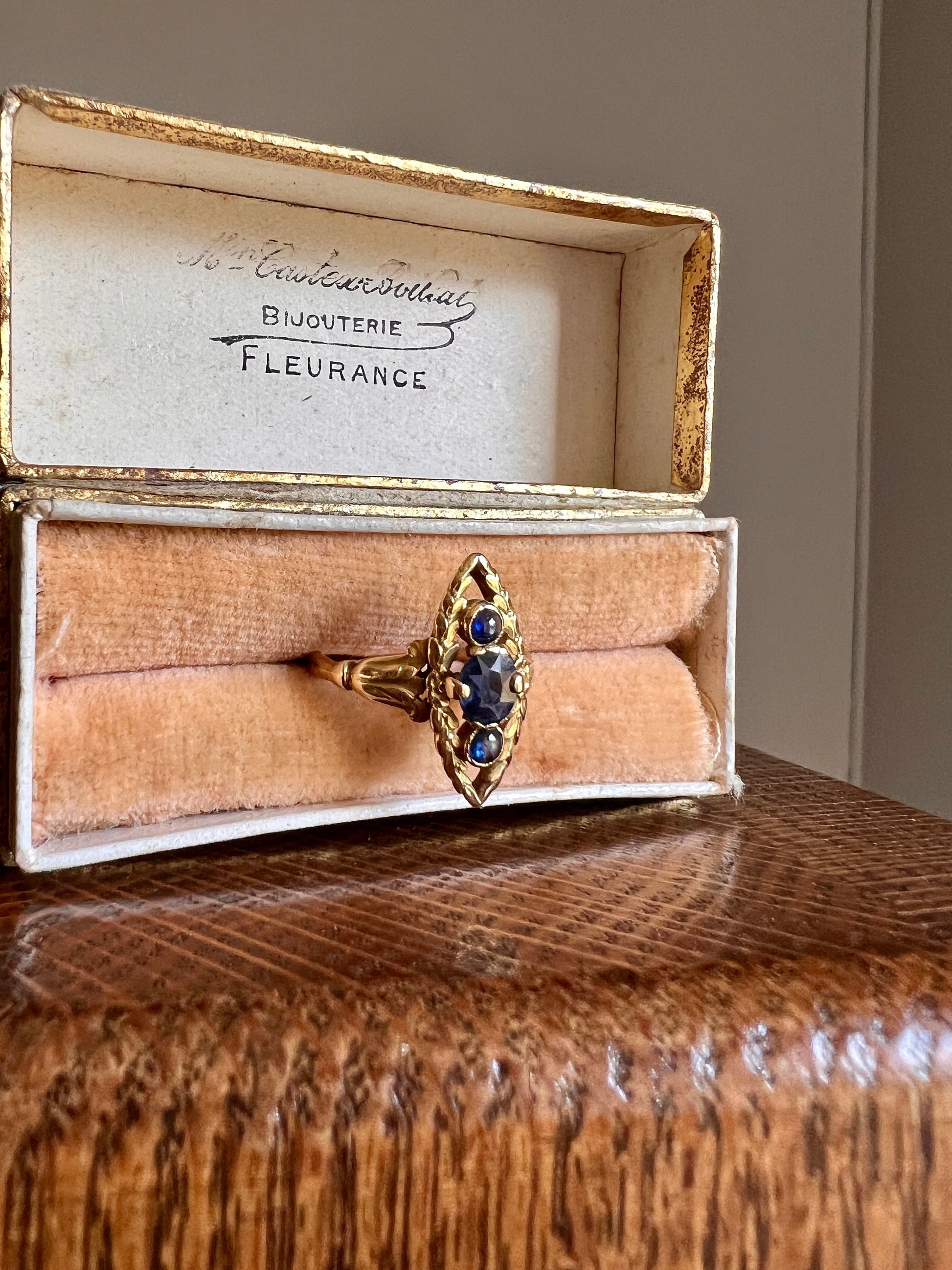 FLORAL Garland French Antique 18k Gold Ring Natural 3 SAPPHIRE FORGET Me NoT Laurel Leaf Halo Art Nouveau Gift Belle Epoque Tulip Shoulders