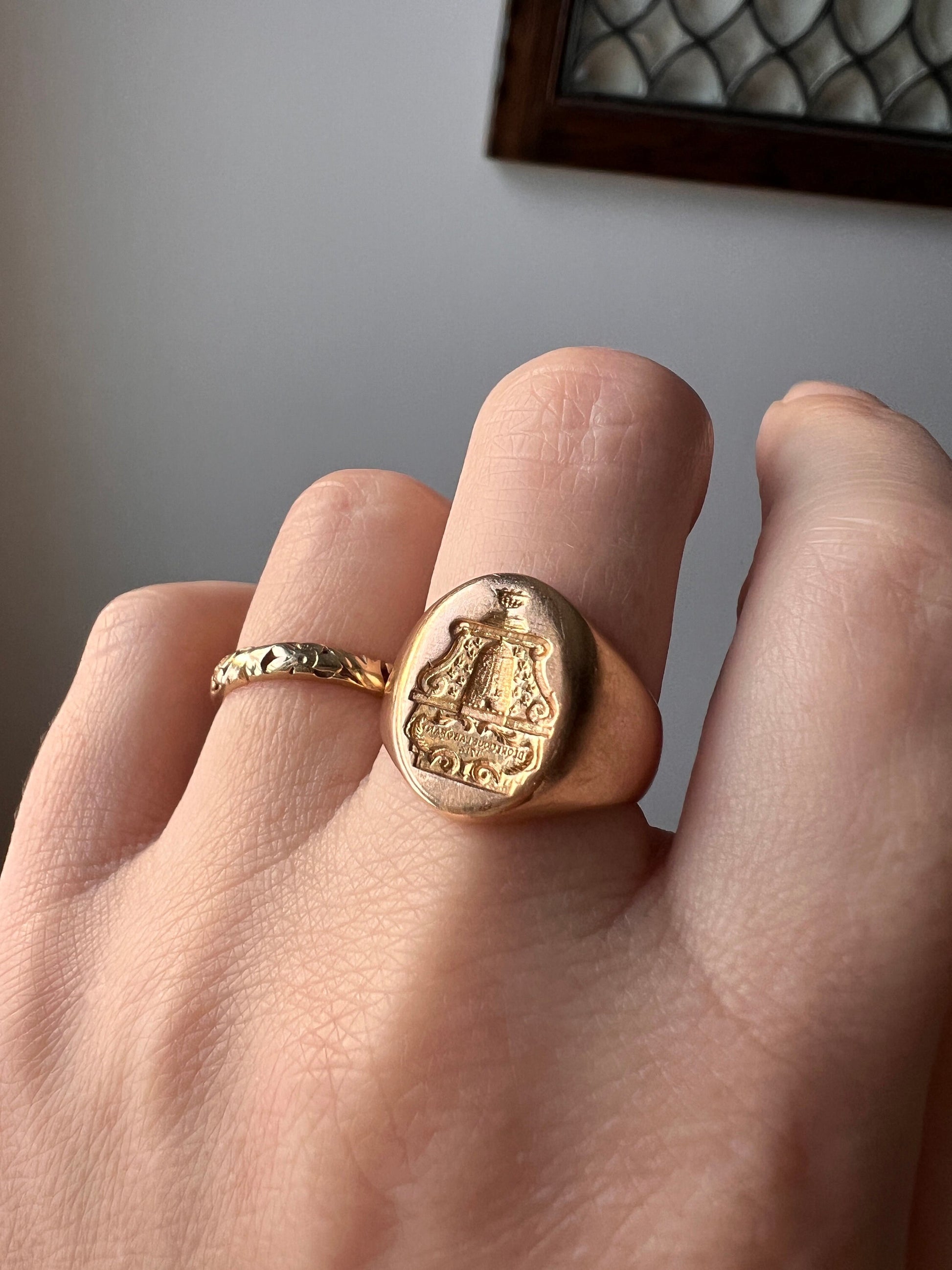 BEEHIVE French Antique Trudon Family Crest Coat of Arms Chunky French SIGNET Ring 9g 18k Gold Old Provenance Teamwork Loyalty Industry Heavy