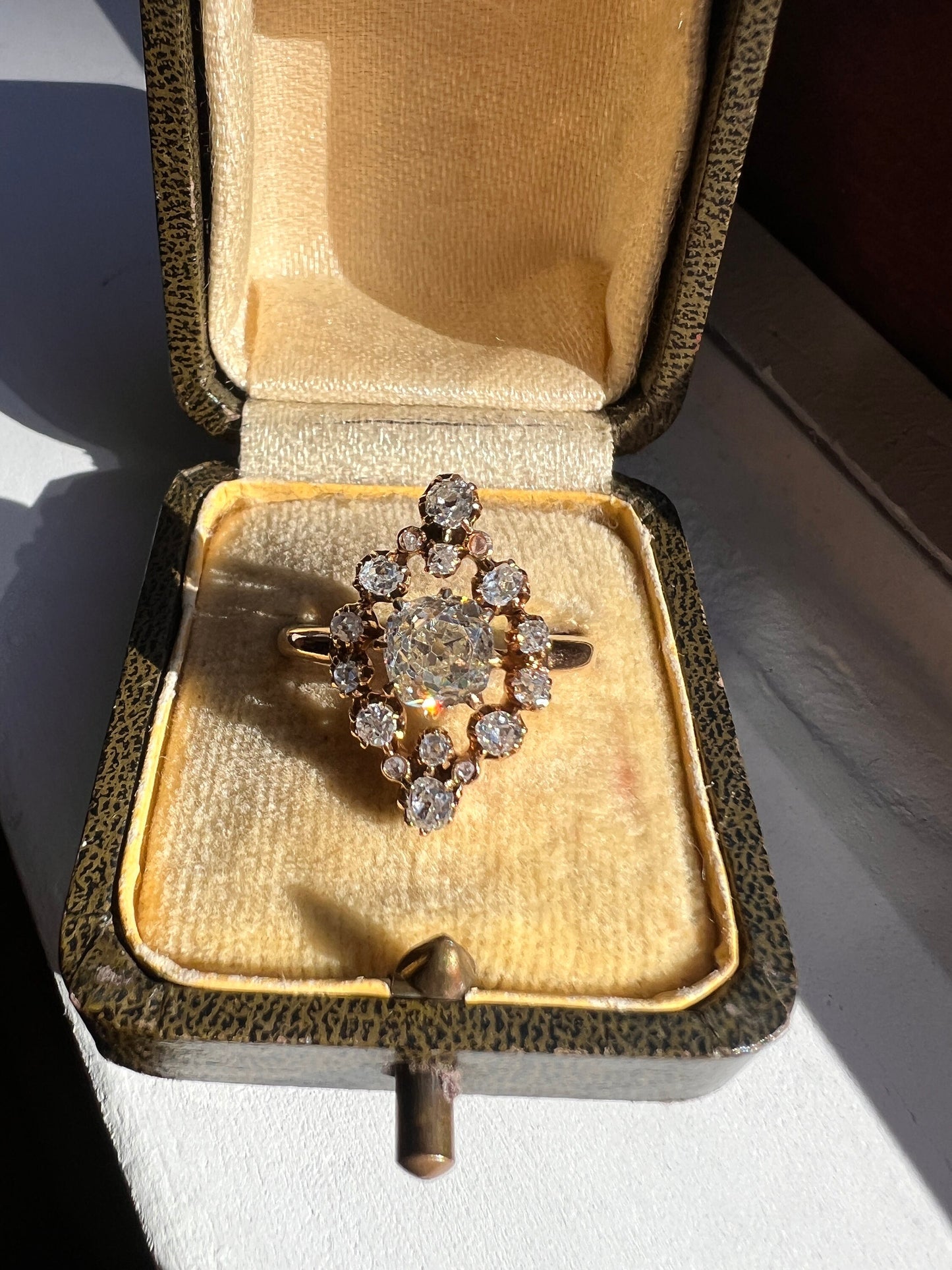 BOXED Antique 1.15 Carat Pale Light YELLOW White Old Mine Cut DIAMOND Halo Starburst Cluster Ring 18k Gold Romantic Gift Daisy Stacker OmC