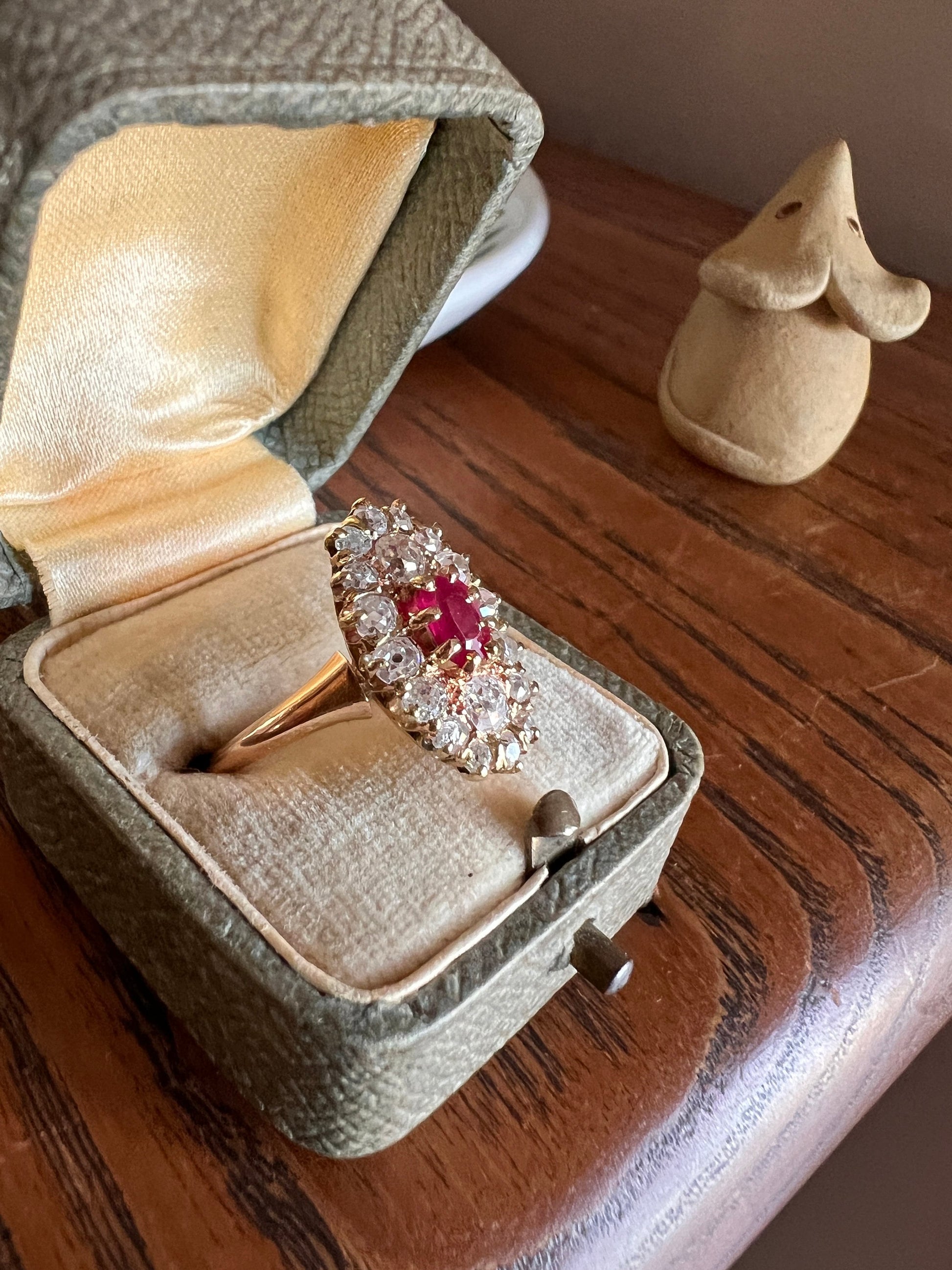 ANTIQUE 1 Carat + OVAL Old Mine Cut DIAMOND & Pink Ruby Sapphire Cluster Ring 18k Gold Romantic Gift Belle Epoque OmC 1 Ct Tdw OmC Navette