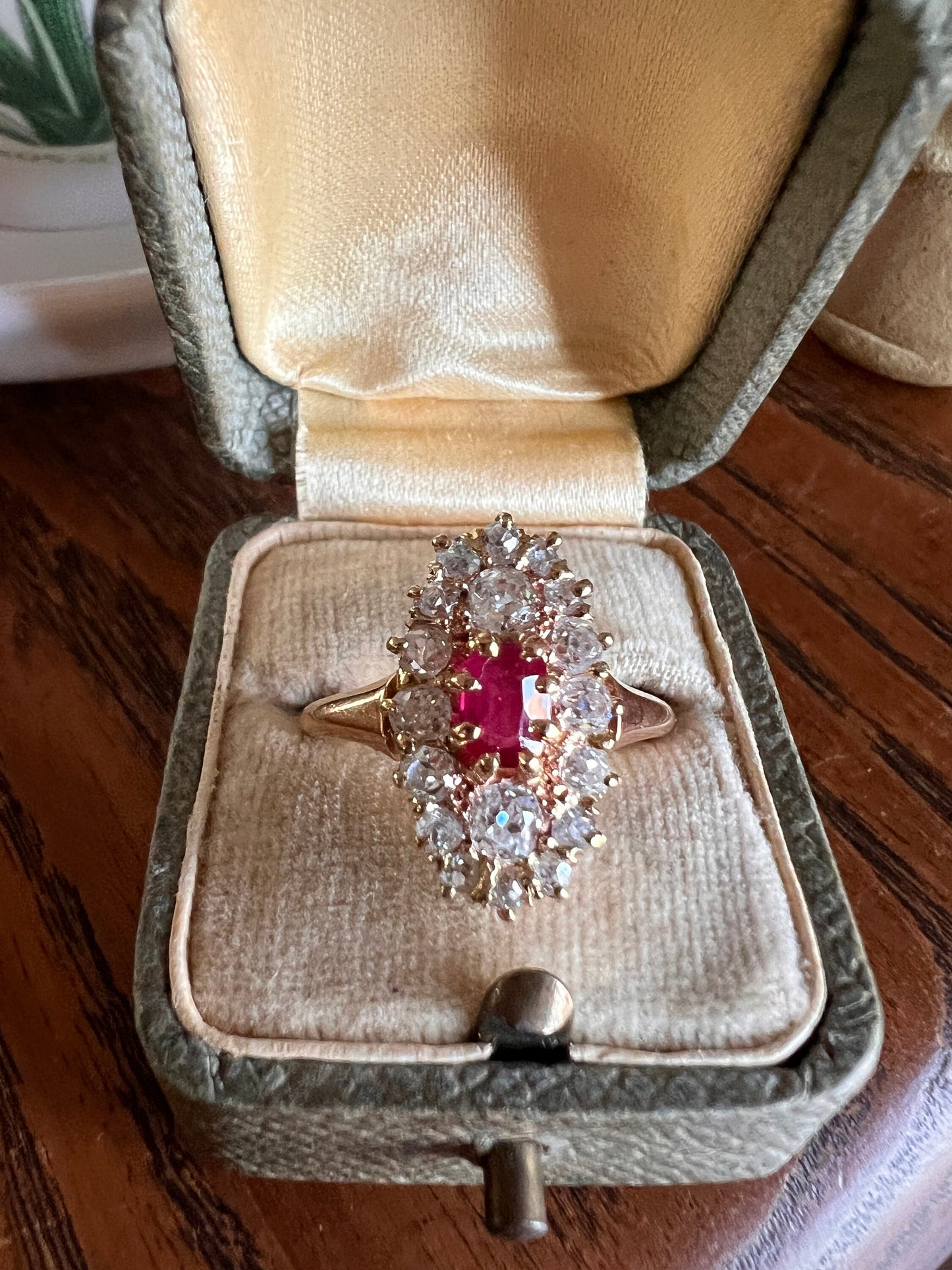 ANTIQUE 1 Carat + OVAL Old Mine Cut DIAMOND & Pink Ruby Sapphire Cluster Ring 18k Gold Romantic Gift Belle Epoque OmC 1 Ct Tdw OmC Navette