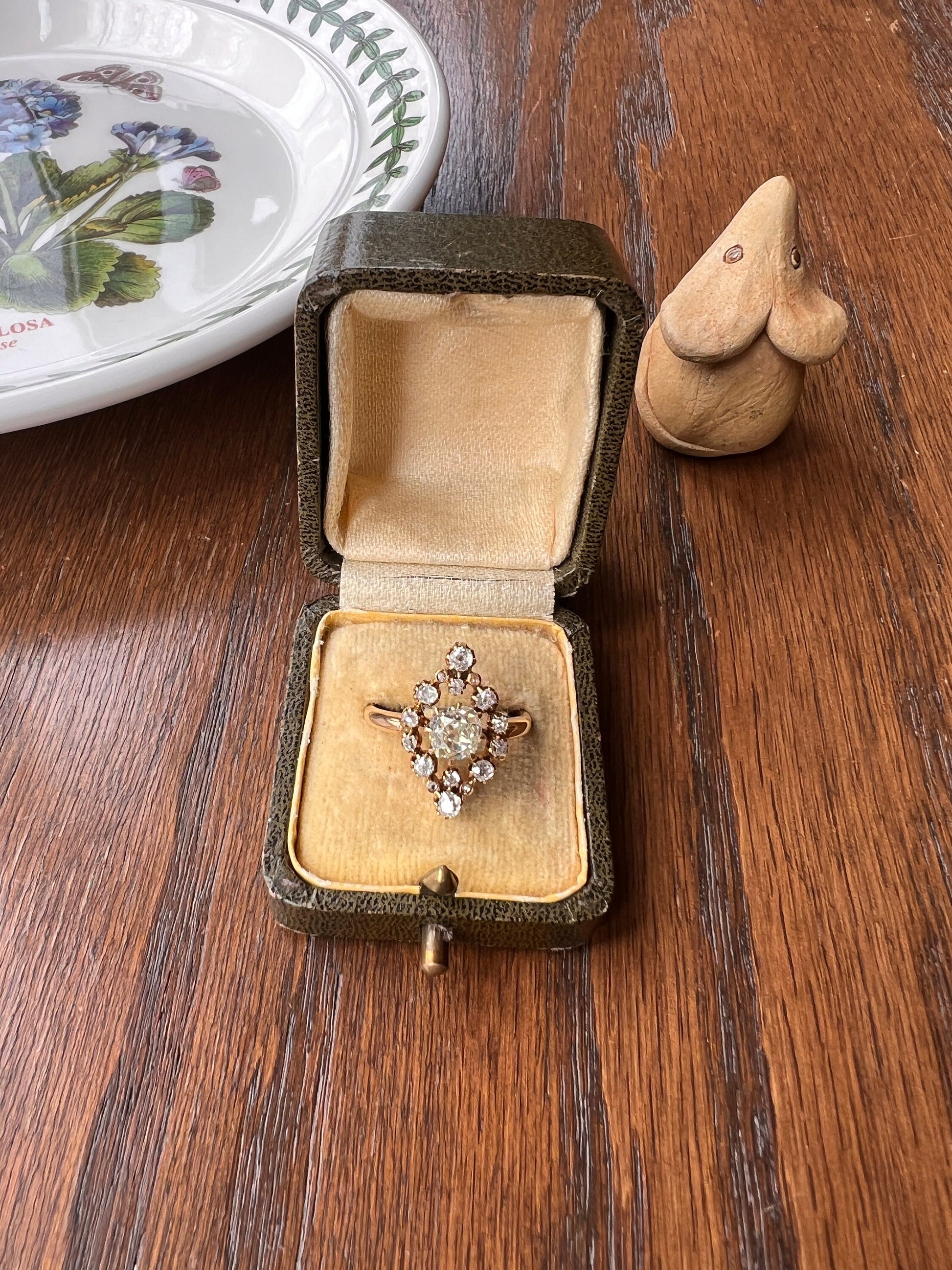 BOXED Antique 1.15 Carat Pale Light YELLOW White Old Mine Cut DIAMOND Halo Starburst Cluster Ring 18k Gold Romantic Gift Daisy Stacker OmC